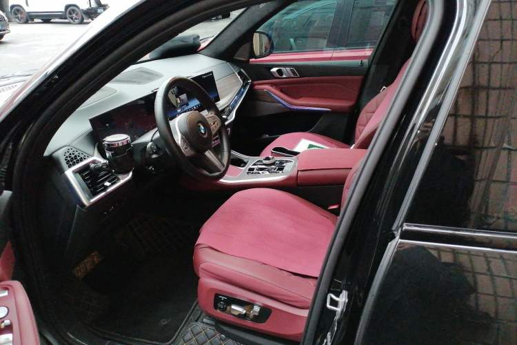 Used BMW X5 2023 xDrive 40Li M Sport Night Edition Package
