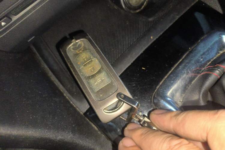 Used Mazda 3 Axela 2014 Sedan 2.0L Automatic Sport Model Vehicle Key