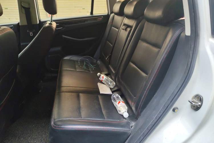 Used Zotye Domy X5 2015 1.5T Manual Luxury Version China IV Standard Left Rear Seat