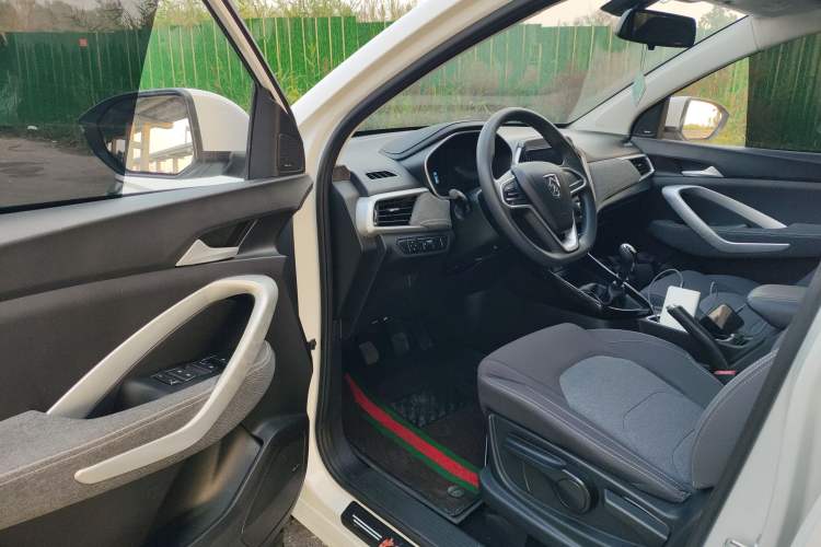 Used Baojun 530 2021 Global Car Anniversary Edition 1.5T Manual Comfort Model 5 Seats