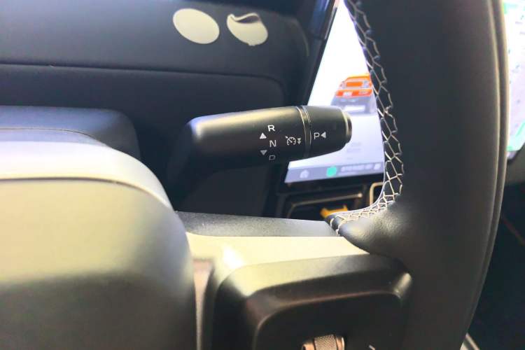 Used iCAR V23 2025 401 Two-Wheel Drive Intelligent Driving Version Gear Lever