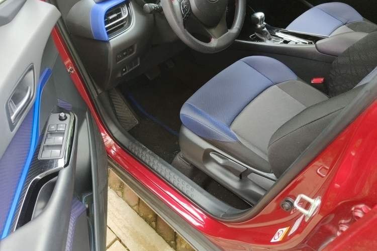 Used Toyota C-HR 2018 2.0L Leading with Sunroof China V Standard Driver Seat