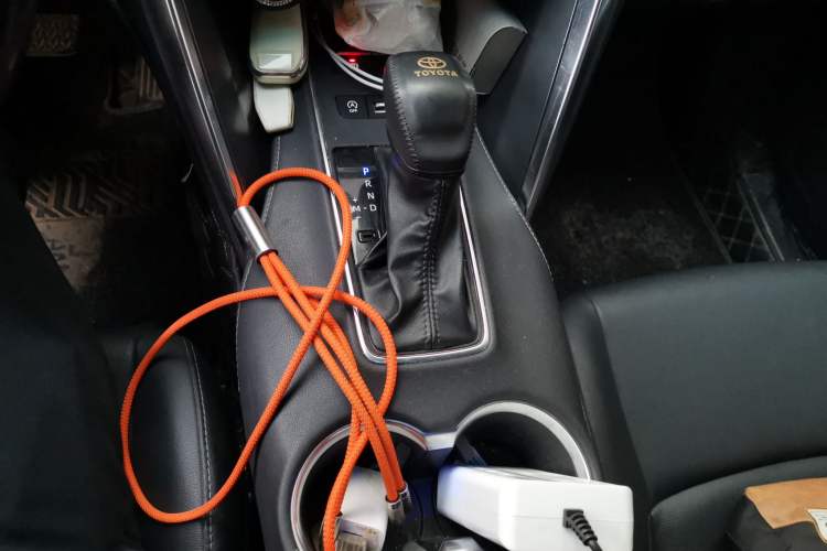 Used Toyota Venza 2023 2.0L CVT Two-Wheel Drive Luxury Edition Gear Lever