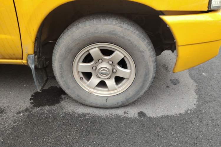 Used Nissan ZN Van 2013 2.4L Two-Wheel Drive Standard Model with 5 Seats