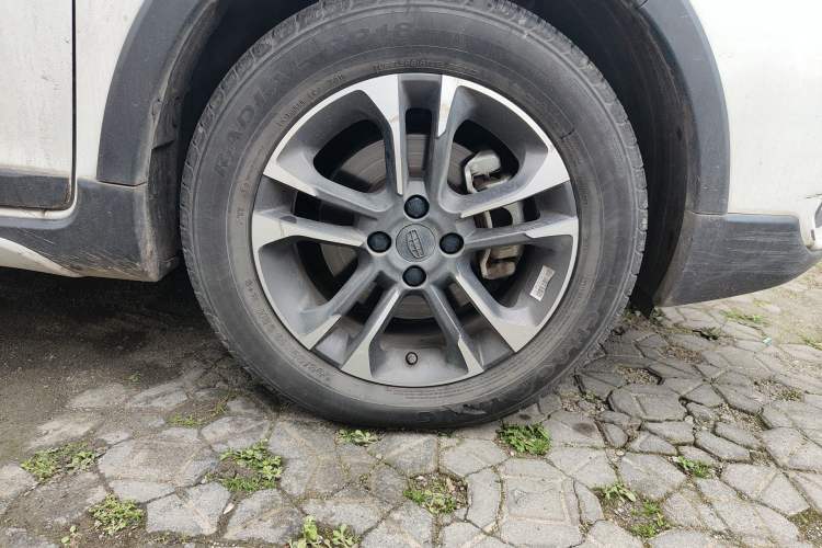 Used Geely Auto Vision X3 2019 Upgraded Model 1.5L CVT Elite Version Right Front Wheel Hub