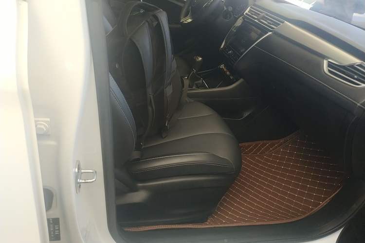 Used Roewe i5 2019 1.5L Manual 4G Connectable Langhao Edition
