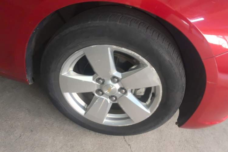 Used Chevrolet Malibu 2012 2.0L Automatic Comfort Edition Right Front Wheel Hub