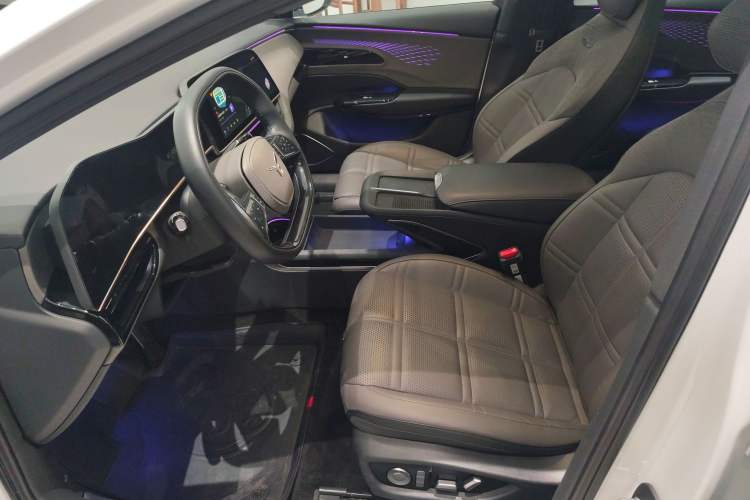 Used Hongqi EH7 2024 690 Pro
