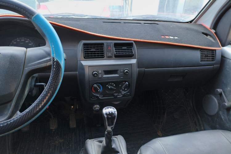 Used Wuling Rongguang Small Truck 2023 1.5L Double-Cab LAR Audio And AC Panel