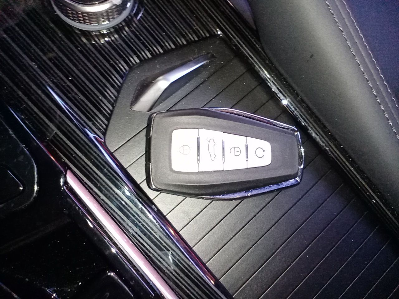 Geely Auto Monjaro L 2023 2.0TD High-Power Automatic Two-Wheel Drive Flagship Version — снимка 15