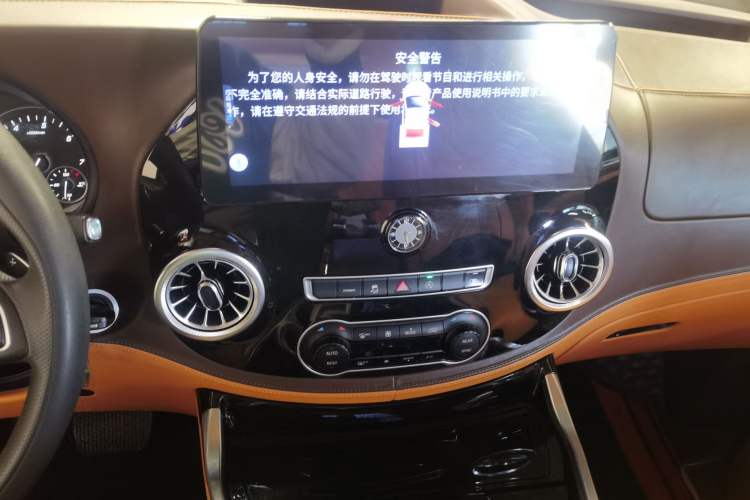 Used Mercedes-Benz Vito 2023 2.0T Elite Version 7 Seats