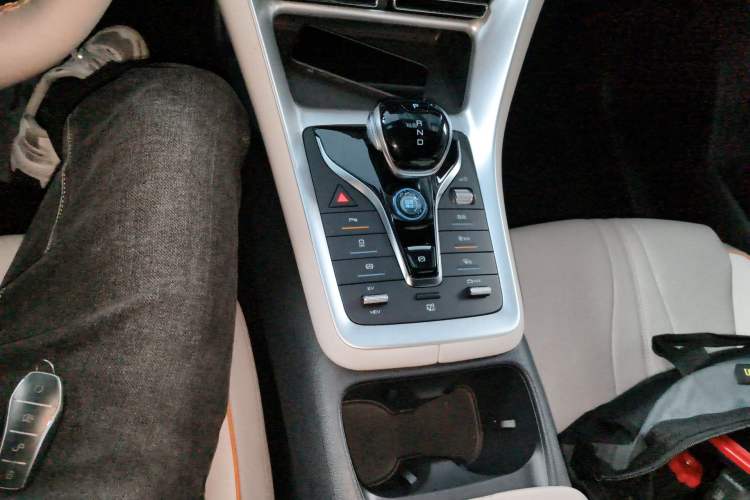 Used BYD Song Pro New Energy 2023 Champion Edition DM-i 71KM Beyond Model Gear Lever