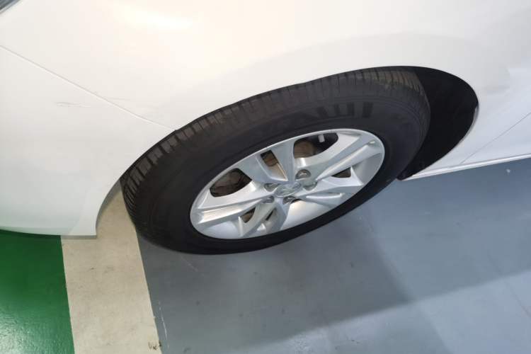 Used Chevrolet Cavalier 2019 320 Automatic Xinyue Edition Left Front Wheel Hub