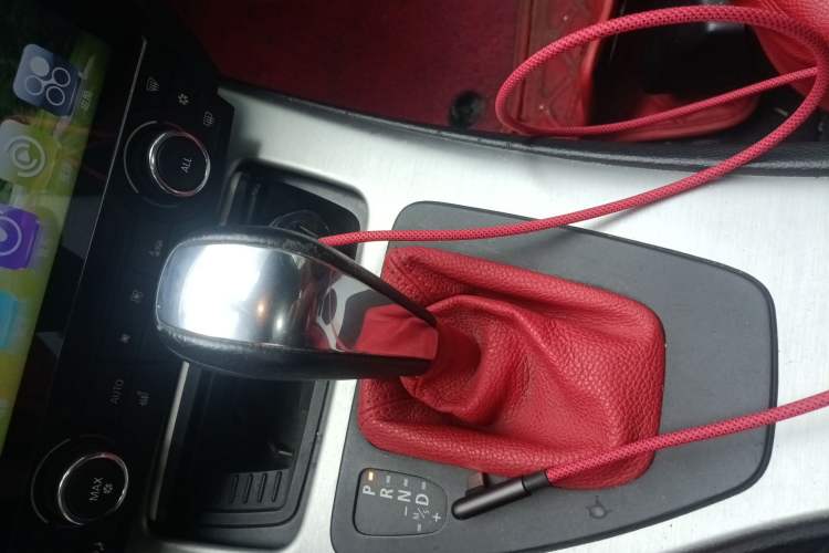 Used BMW 3 Series 2011 325i Convertible Coupe Gear Lever