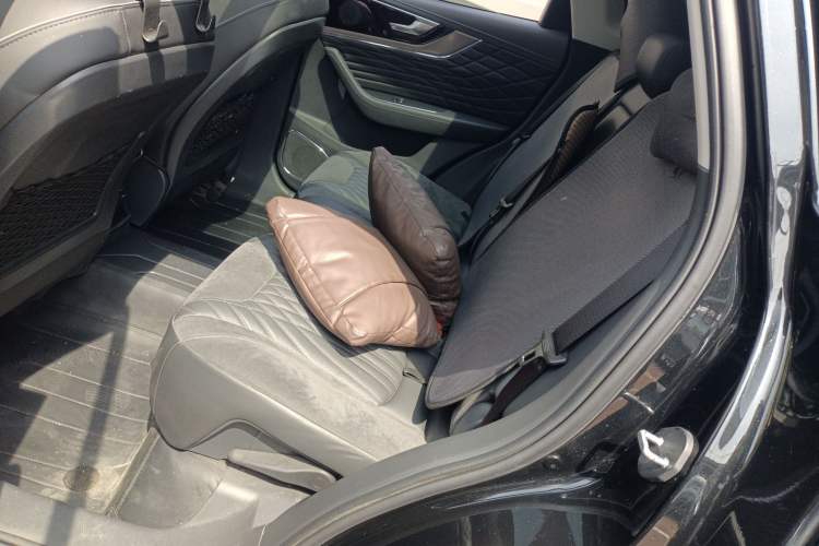 Used Hongqi HS5 2022 Revised Version 2.0T Smart Connect Flagship Edition Left Rear Seat