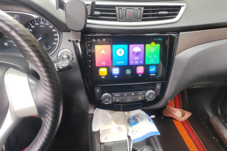 Used Nissan X-Trail 2014 2.0L CVT Comfort Edition 2WD Audio And AC Panel