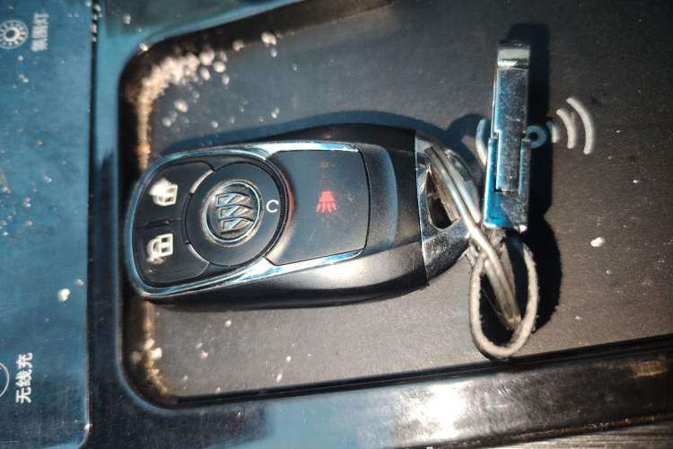 Used Buick GL8 2021 Land Cruiser Executive Class 652T Luxury Model
