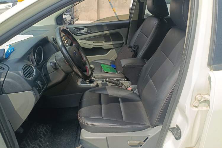 Used Ford Focus 2013 Hatchback Classic 1.8L Manual Base Model
