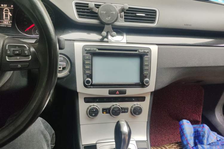 Used Volkswagen Magotan 2013 2.0 TSI Luxury Model Audio And AC Panel