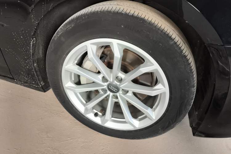 Used Audi A6L 2020 40 TFSI Luxury Prestige Edition Right Front Wheel Hub