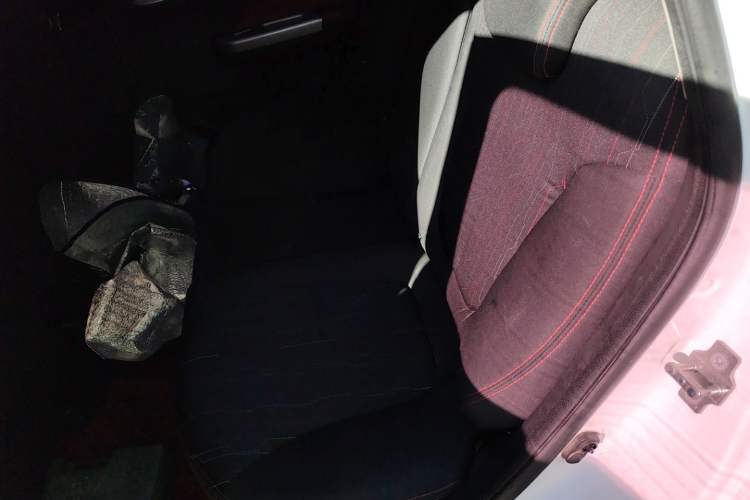 Used CHANGAN Benni 2015 1.4L Manual Luxury Model China V Standard
