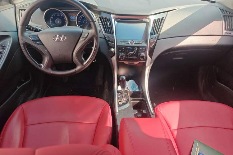 Used Hyundai Sonata 2011 2.0L Automatic Leading Edition
