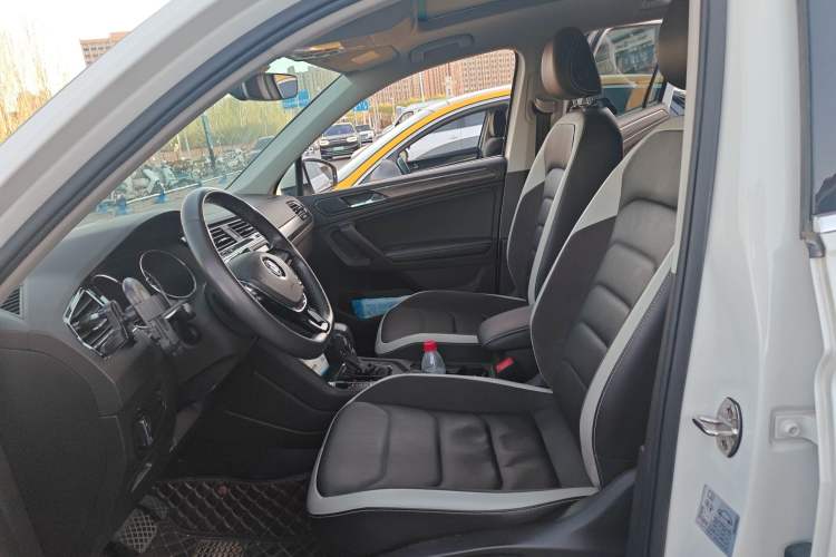 Used Volkswagen Tiguan L 2017 330TSI Automatic Two-Wheel Drive Luxury Edition Left Front Seat