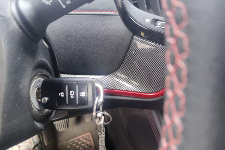 Used CHANGAN CS55 2018 1.5T Manual Colorful Model China V Standard
