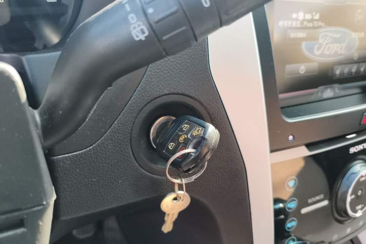 Used Ford Explorer 2013 3.5L Deluxe Model Vehicle Key