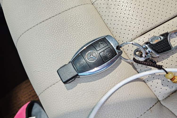 Used Mercedes-Benz E-Class 2015 E 260 L Sport & Fashion Model Vehicle Key