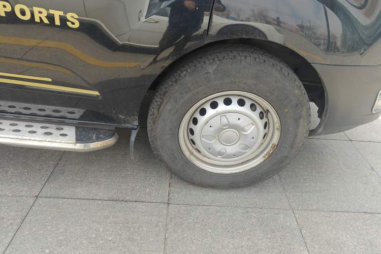 Used Ford Transit 2019 2.0T Diesel Multi-Purpose Commercial Vehicle Short Wheelbase Low Roof 6-Seater China VI Standard