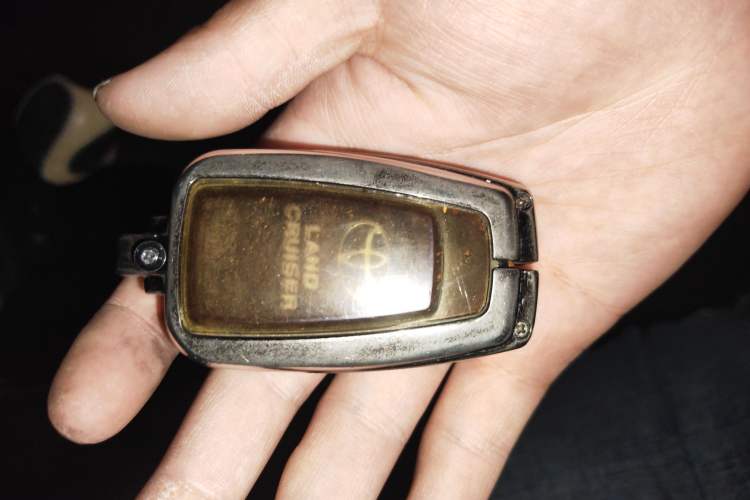 Used Toyota Prado 2018 3.5L Automatic TX-L NAVI with Rear-Mounted Spare Tire Vehicle Key