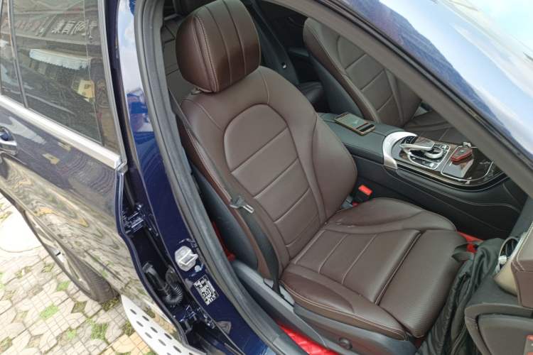 Used Mercedes-Benz GLC 2017 GLC 260 4MATIC Luxury Model Right Front Seat