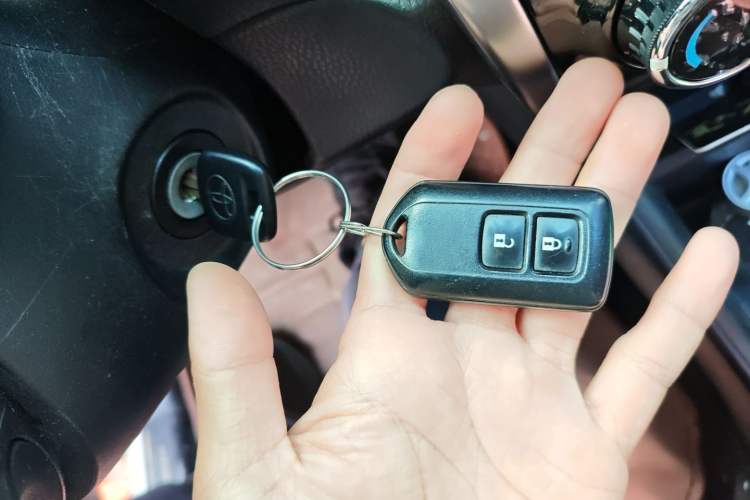 Used Toyota YARiS L Zhi Xiang 2021 1.5L CVT Leading Edition Vehicle Key