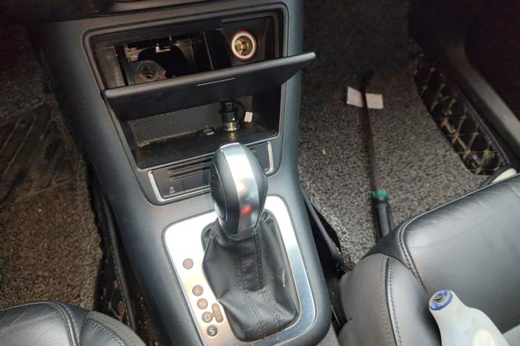 Used Volkswagen Tiguan 2015 1.8TSI Automatic Two-Wheel Drive Comfort Edition Gear Lever