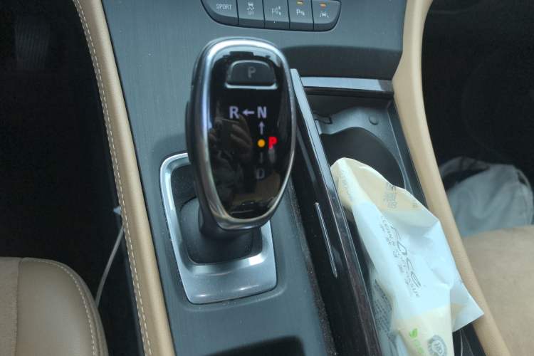 Used Buick LaCrosse 2018 28T Luxury Model Gear Lever