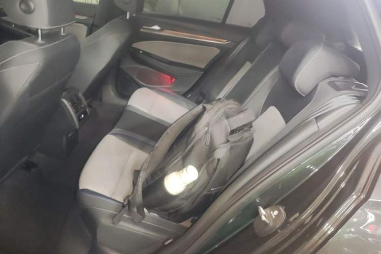 Used Volkswagen Golf 2025 Facelifted II 300TSI R-Line Left Rear Seat