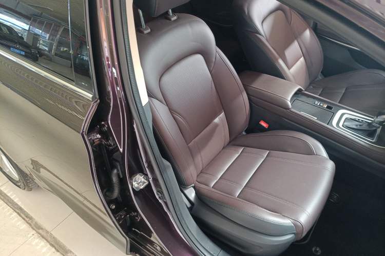 Used Changan Raeton CC 2018 1.5T Automatic Elegant Version China V Standard
