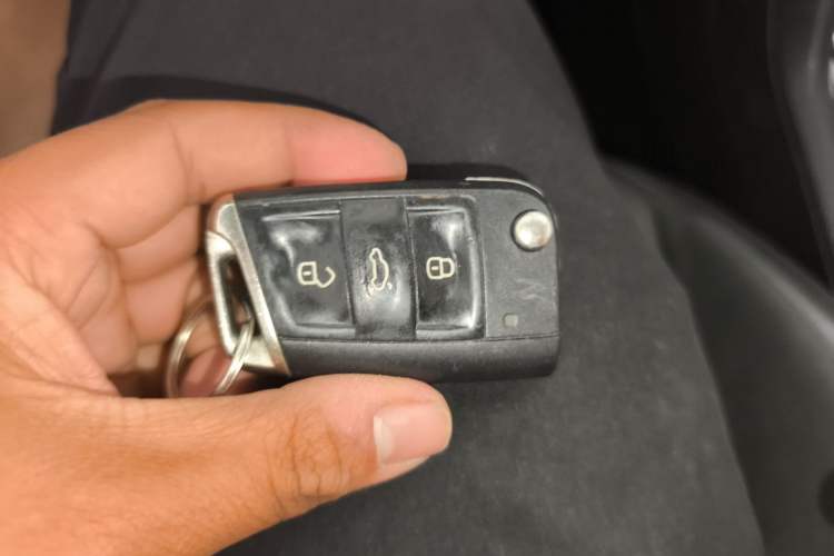 Used Volkswagen Tiguan L 2018 330TSI Automatic Two-Wheel Drive Comfort Edition Interior 1