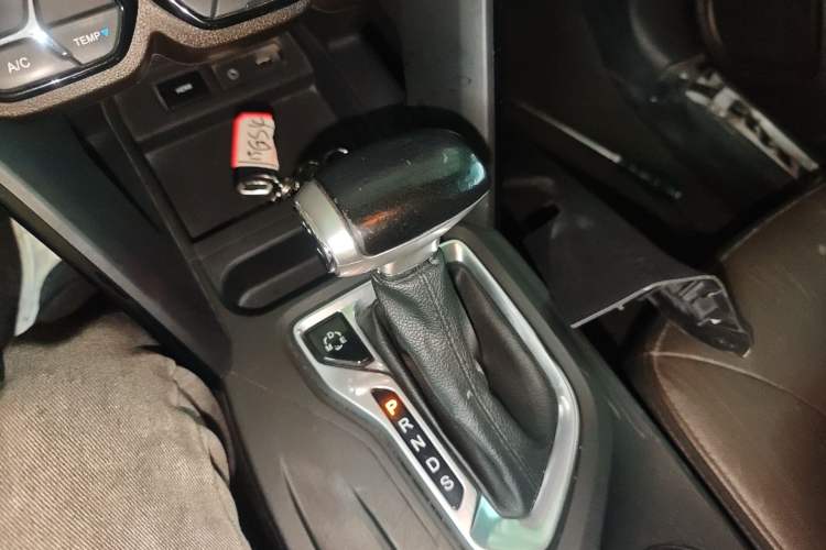 Used GAC Trumpchi GS4 2015 200T G-DCT Luxury Edition Gear Lever