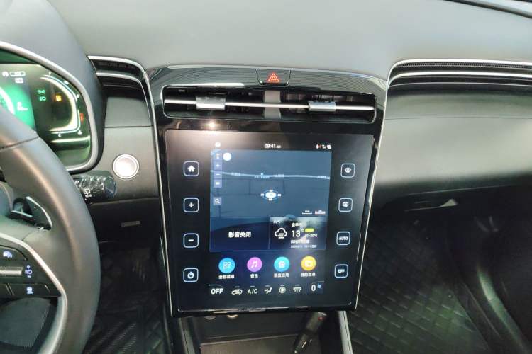 Used Hyundai Tucson 2023 Tucson L 1.5T Automatic Two-Wheel Drive DLX Luxury Edition Audio And AC Panel