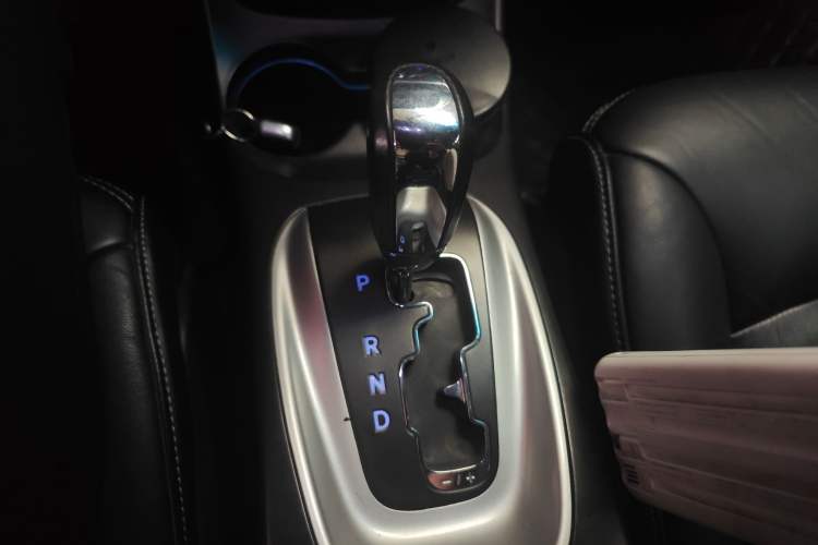 Used Dodge Journey 2013 2.4L Two-Wheel Drive Luxury Version