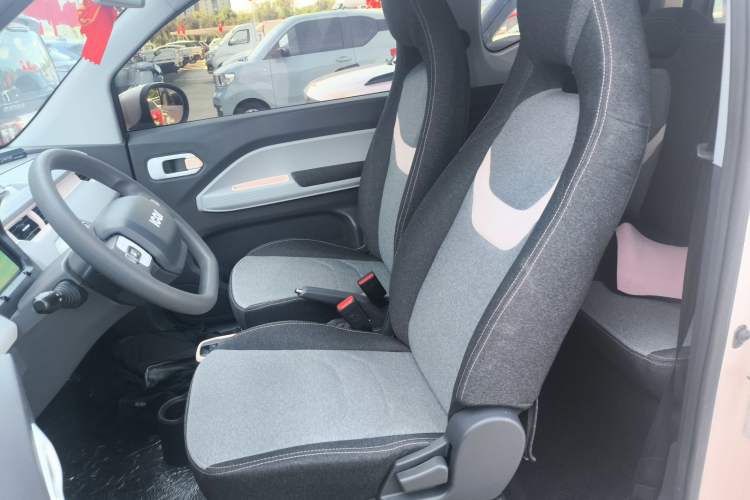 Used Chery New Energy QQ Ice Cream 2022 170km Sundae Phosphate Lithium-Ion