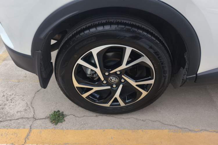 Used Toyota C-HR 2020 2.0L Leading Edition Exterior 5