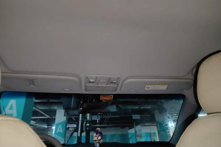 Used Hyundai Veloster 2011 1.6L Manual Comfort Edition Headliner