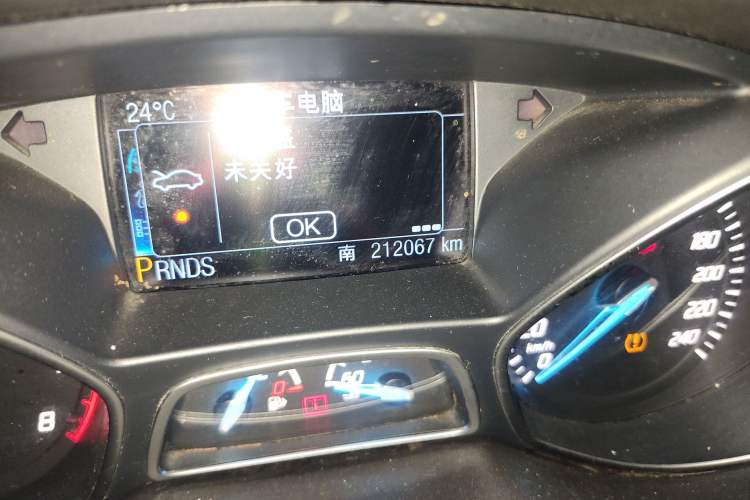 Used Ford Kuga 2013 2.0L GTDi Four-Wheel-Drive Sport Model Odometer Close Up