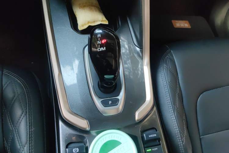 Used Haval H6 2021 1.5 GDIT Automatic Champion Edition Gear Lever