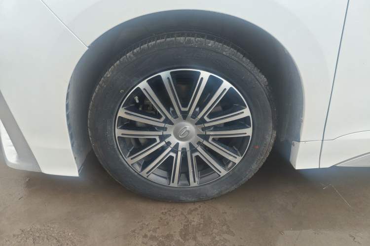 Used GAC Trumpchi M8 2021 Master Series 390T Prestige Edition Left Front Wheel Hub