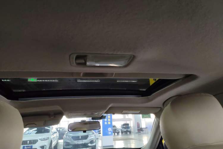 Used Nissan Sylphy 2016 Classic 1.6XE Manual Leading Edition Headliner