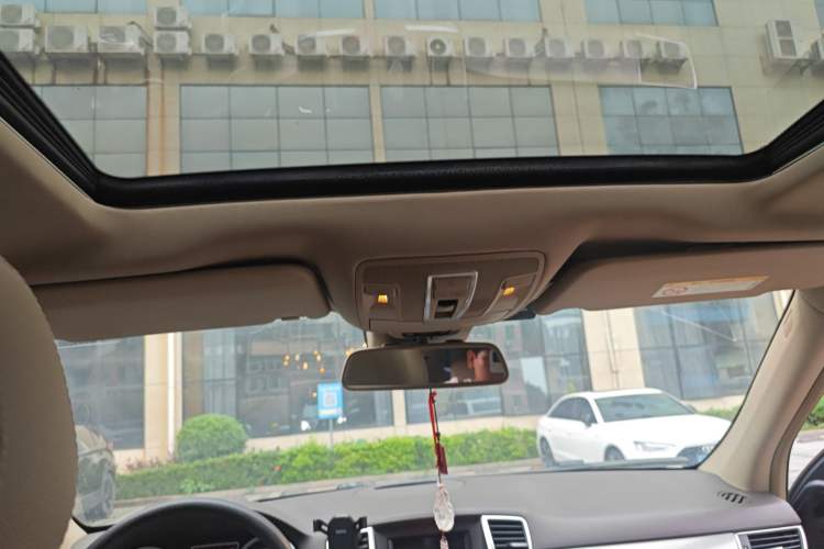 Used Mercedes-Benz M-Class 2015 ML 320 4MATIC Headliner